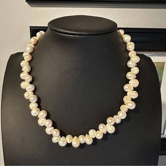 16" of all 10mm (ish) freshwater pearl necklace with silver tone metal hardware! - Picture 9 of 10